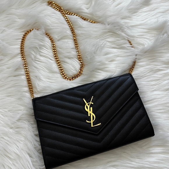 Saint Laurent Grain de Poudre Envelope Wallet on Chain - Picture 12 of 15